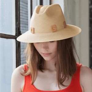 Artesano Mohave hat new medium